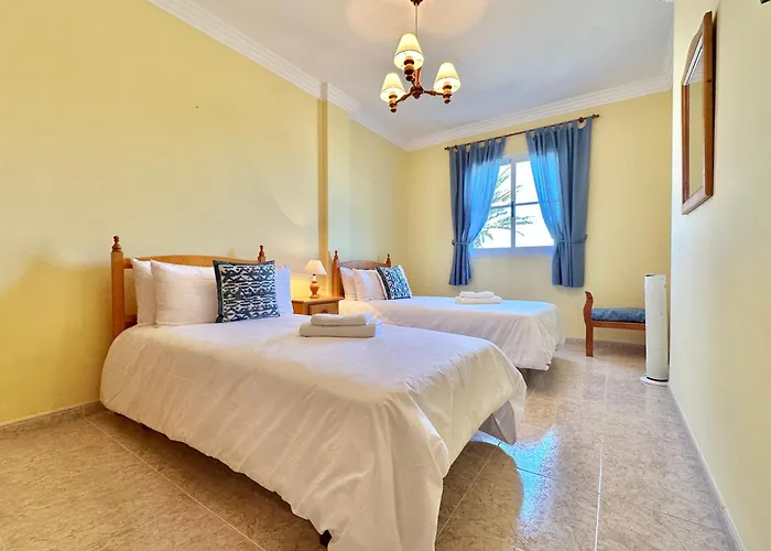 Costa Almar * Caleta de Interián